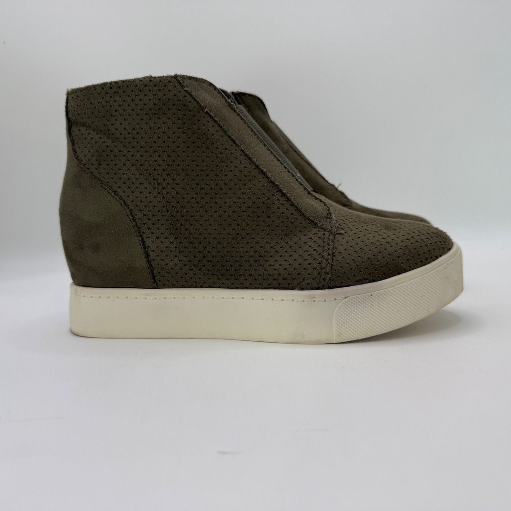 SODA Olive Green Wedge Sneakers Perforated Zip‎ Up Ankle Booties Women's Size 9
